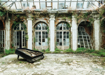 Exposition Requiem pour pianos – Romain Thiery