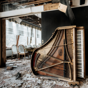 Exposition « Requiem Pour Pianos » par Romain Thiery, du 14 juin au 3 juillet 2022